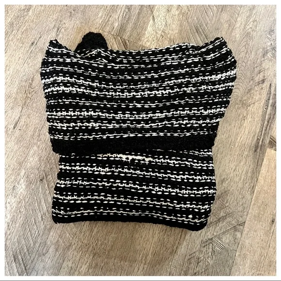 Gorgeous Off the Shoulder stripe color block oversized knit sweater - Picture 4 of 4
